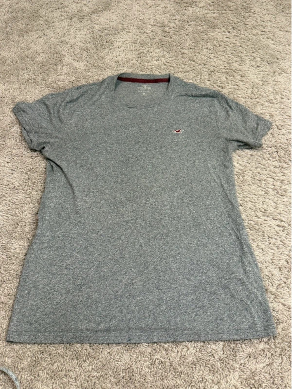 Hollister Gray Crew Neck T-Shirt Men’s Small Logo Soft Tee